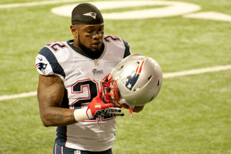 Patriots win in creative ways, but dealt severe injuries on both sides of the ball