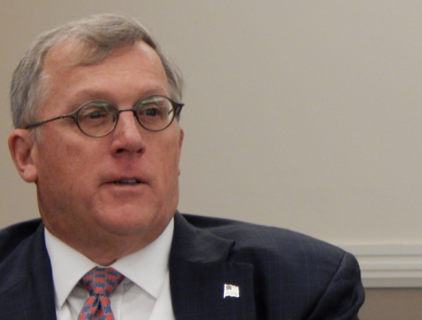Committee opens dialogue to students on presidential search