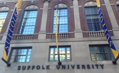 Kelly signs for Suffolk to support DACA policy for undocumented students