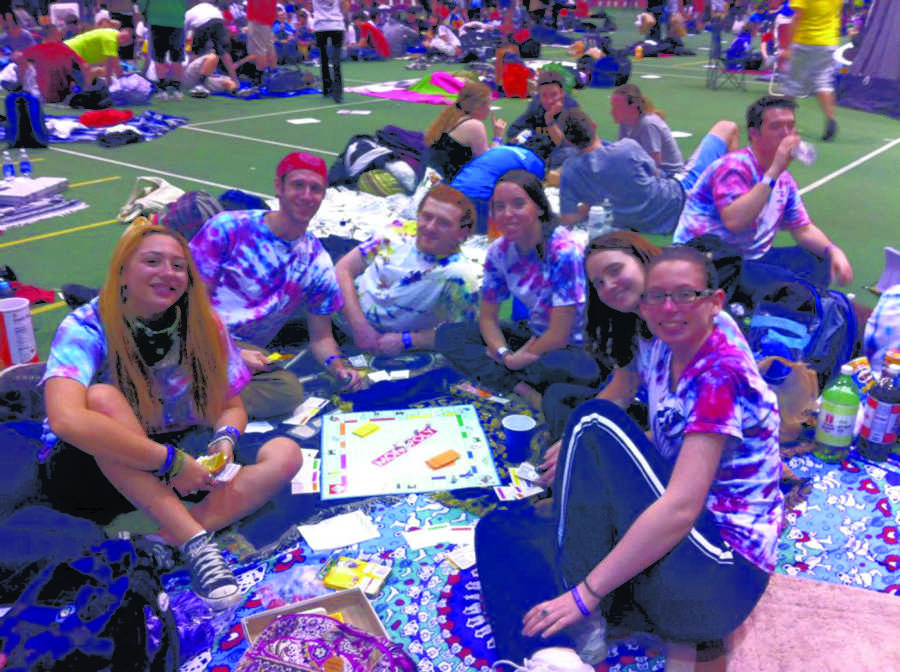 Honors students at Relay for Life 
(Photo courtesy of CAS Honors Facebook)