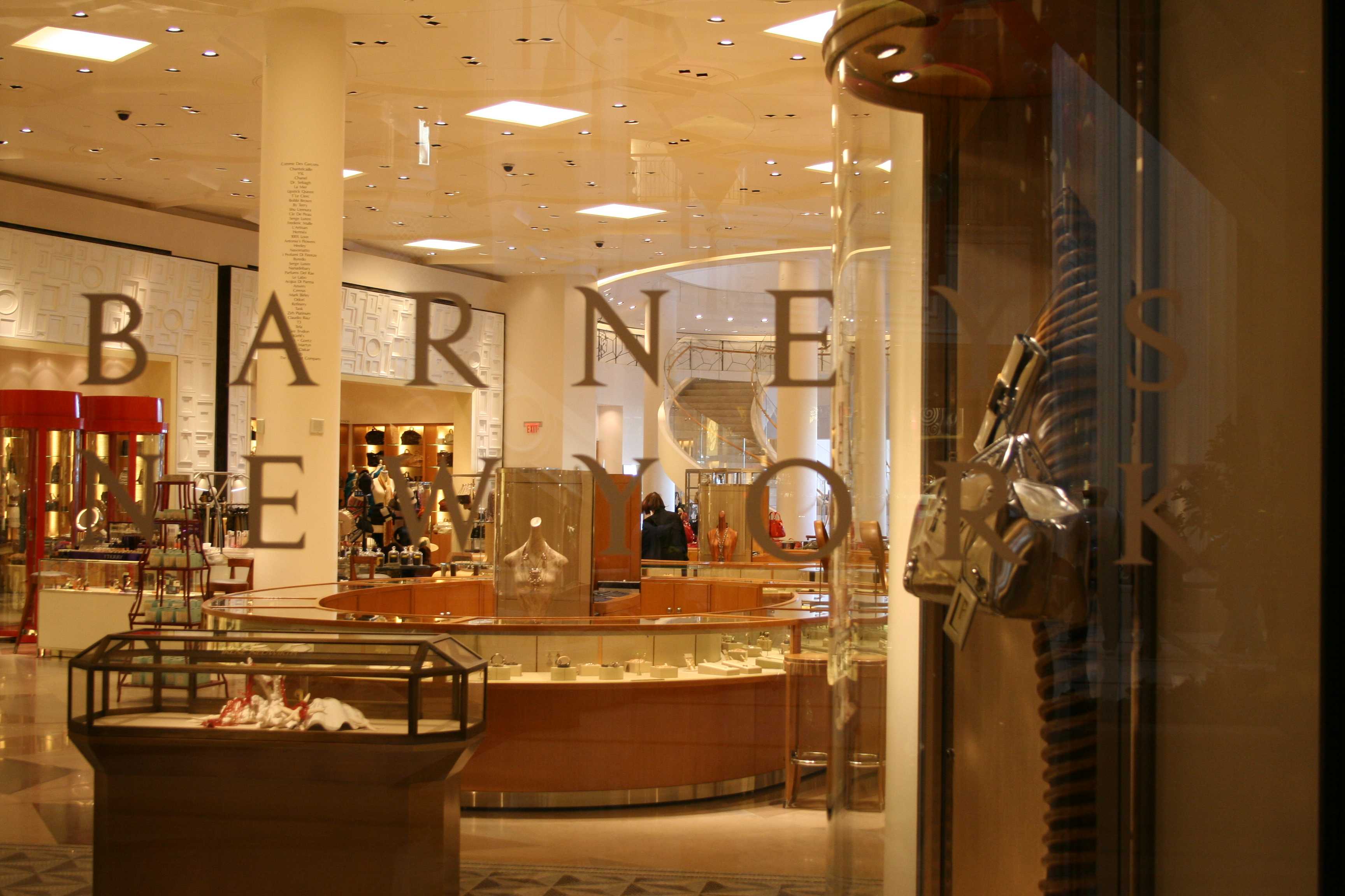 Barney’s New York accused of racial profiling – The Suffolk Journal