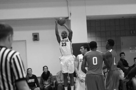 Men’s hoop back on track with two dramatic comeback wins