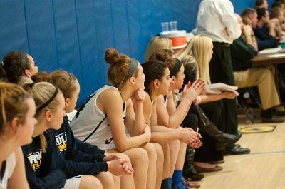 Womens basketball stumbles into first losing streak in a year