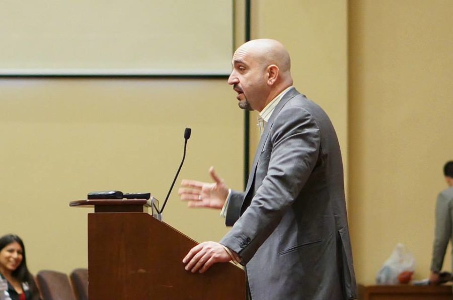 Keynote speaker and former COO of Goya, Andy Unanue, addresses the conference
(Photo courtesy of Harvard Law Latino Law, Policy & Business Conference)