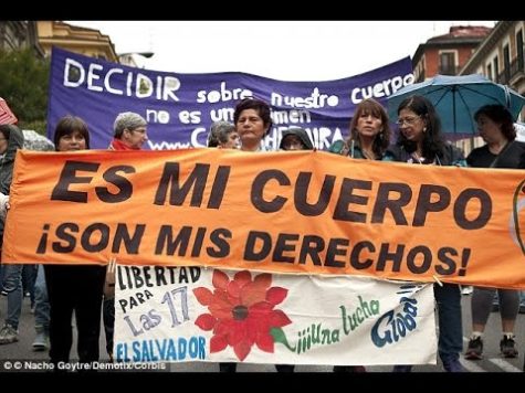 El Salvador woman receives pardon for miscarriage