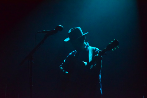 Gregory Alan Isakov fills Royale with folk-music while supporting latest album