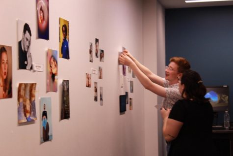 Photography Club hosts first showcase with musical guest