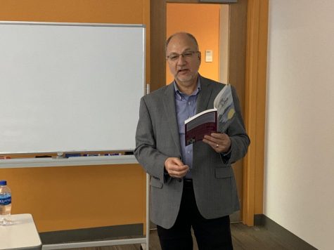 Suffolk alum discusses turning grief into literature to communications students
