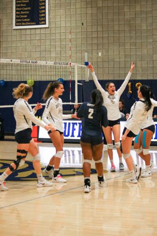 WOMEN’S VOLLEYBALL BECOMES WINNINGEST TEAM IN PROGRAM HISTORY