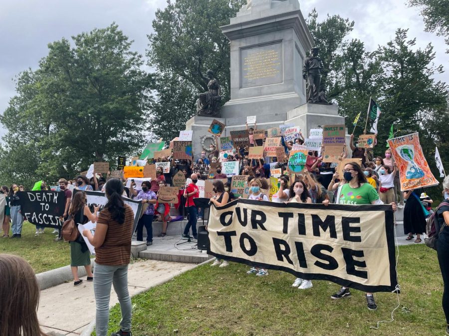 Hundreds+of+protestors+gathered+for+the+Sept.+24+climate+march%2C+ending+at+the+Soldiers+and+Sailors+monument+in+the+Boston+Common.+