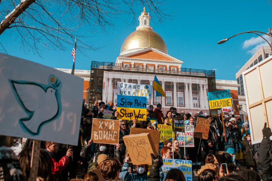 Demonstrators+rally+in+support+of+Ukraine+outside+of+the+MA+statehouse+Sunday.+