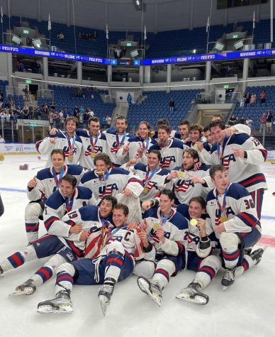 Jarrett and the rest of Team USA after winning Gold at the Maccabiah Games in July