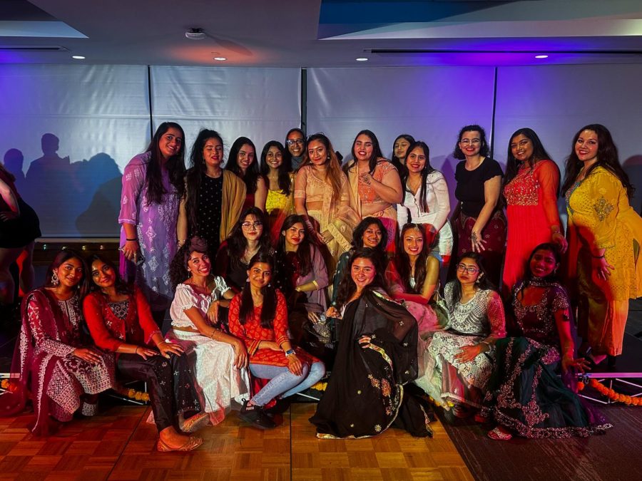 Fusion Dhamaka hosts a night full of food, dance and fun to highlight Indian culture. 