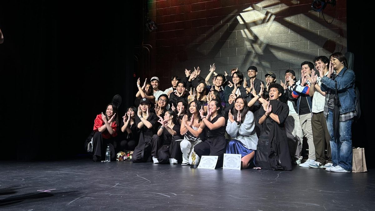 Participants at the SU Pinoy D1 Talent Show pose for one final group photo. 