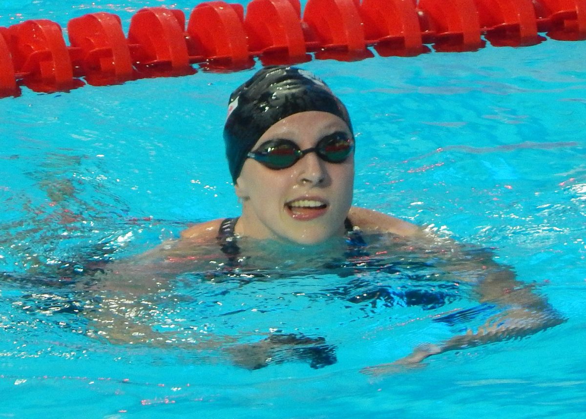 Katie Ledecky wins 400m freestyle at the 2015 Aquatics WC in Kazan.