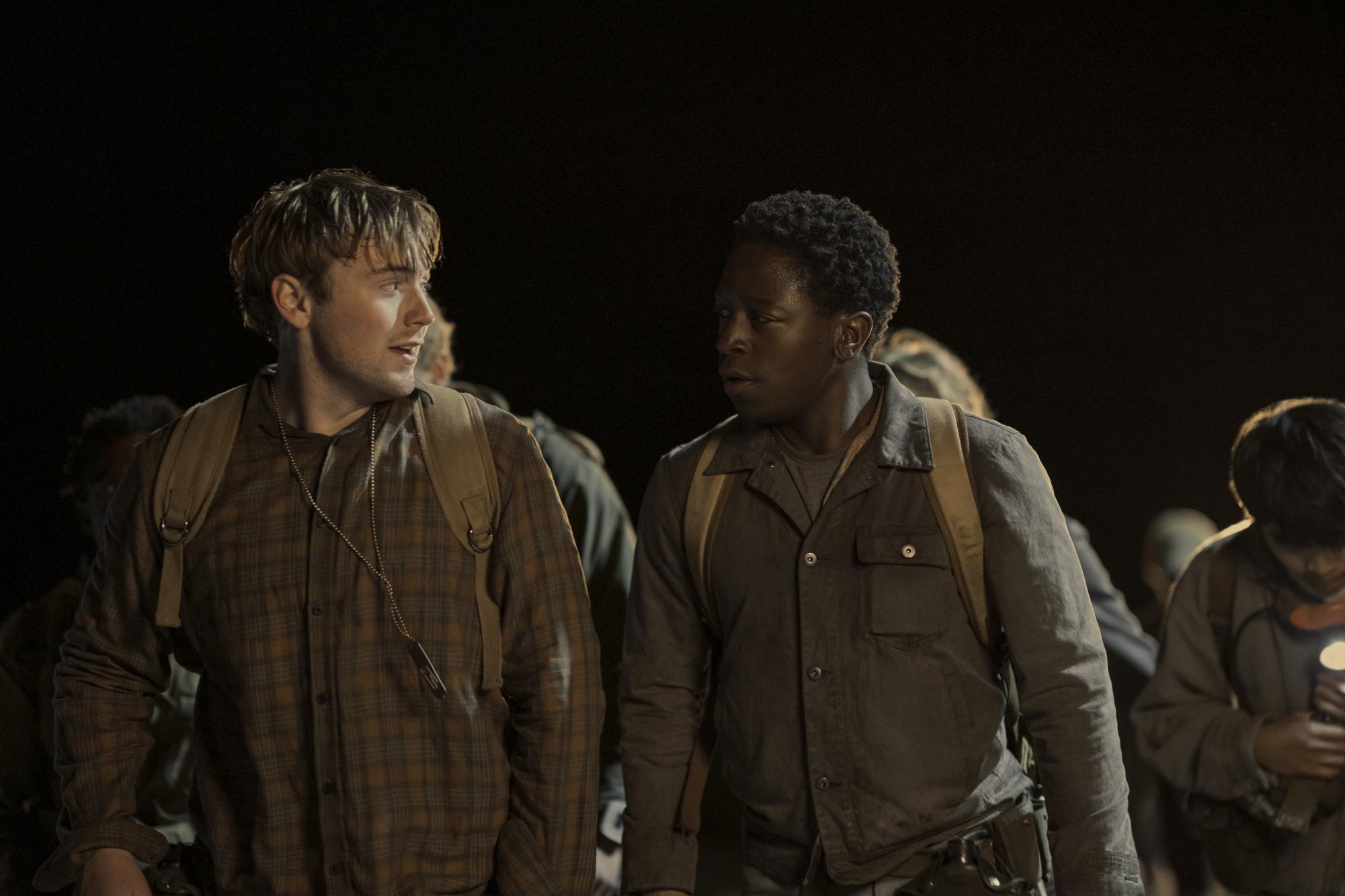 Cooper Hoffman as Garraty and David Jonsson as McVries in The Long Walk. 